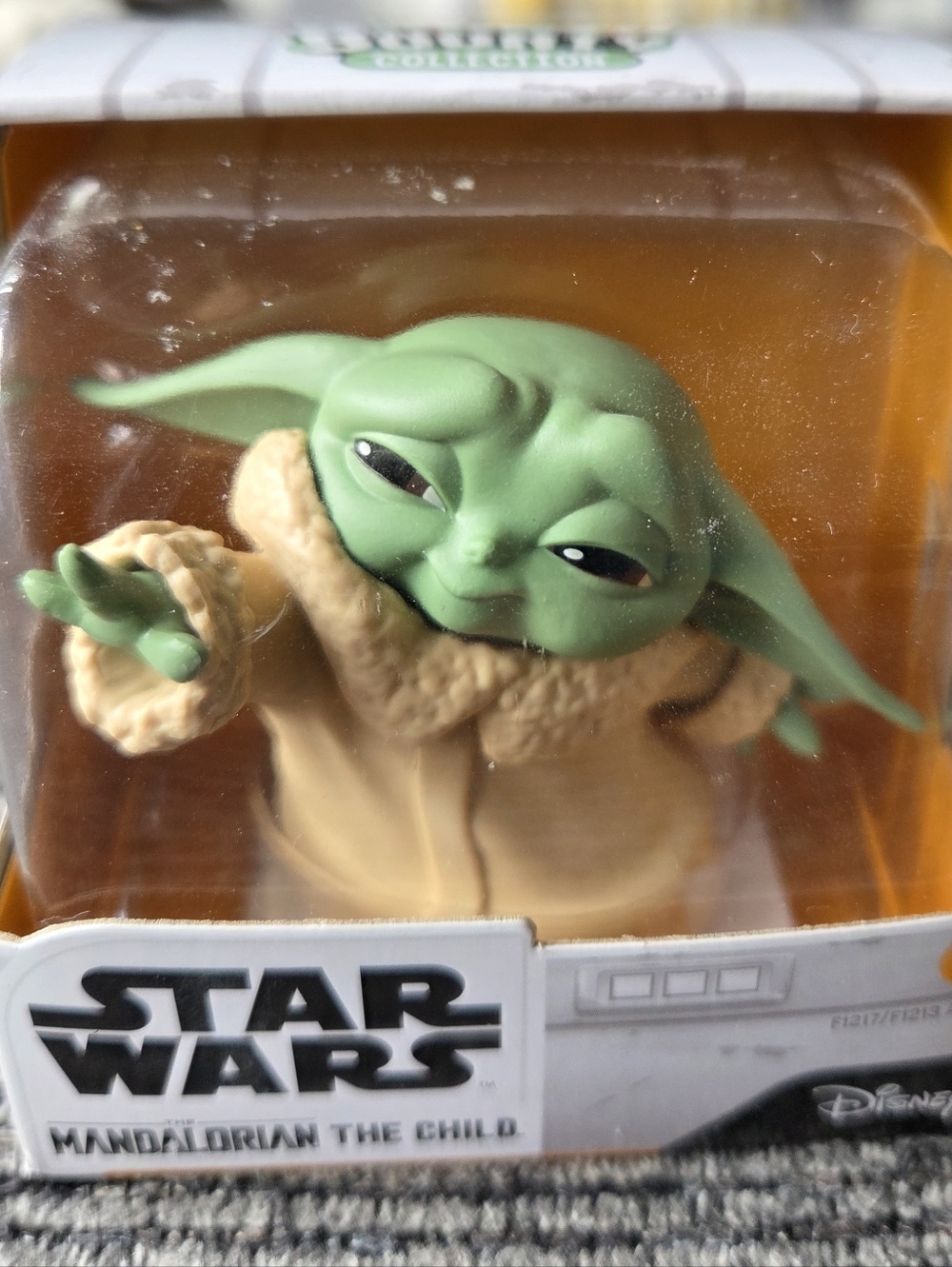 Star Wars The Child (Grogu) Collectible Figure